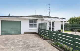 2/34A Te Aute Road, Havelock North