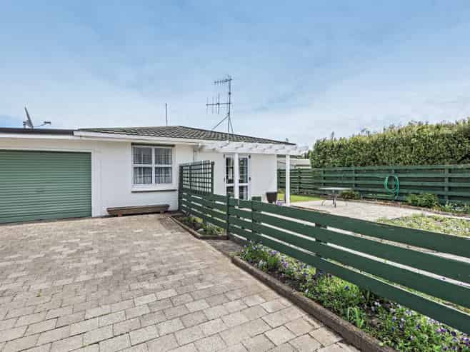 2/34A Te Aute Road, Havelock North