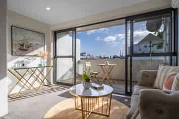 2/1902 Great North Road, Avondale