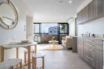 2/1902 Great North Road, Avondale