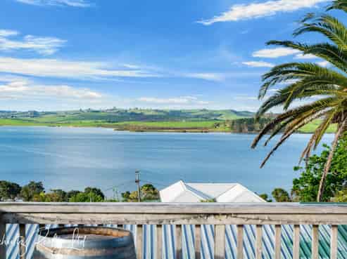 23 Oxford Street, Whakapirau