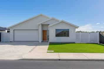 17 Arihi Crescent, Frimley