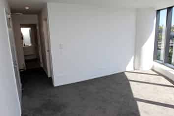 904/18 St Martins Lane, Newton