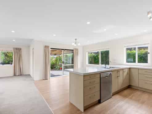 7 Delta Close, Pyes Pa