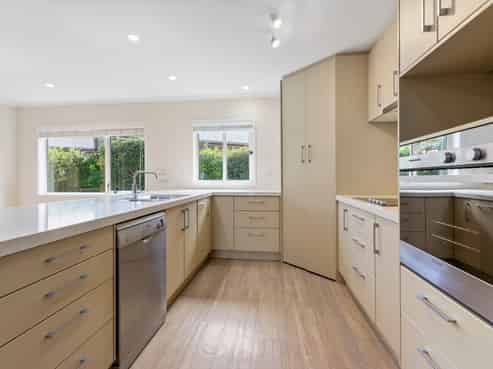 7 Delta Close, Pyes Pa