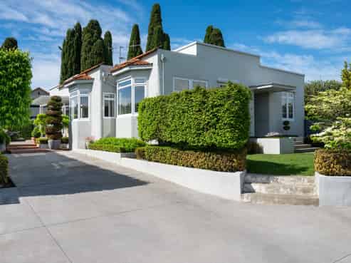 2 Busby Hill, Havelock North