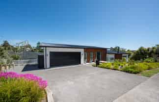 64 Durham Drive, Havelock North