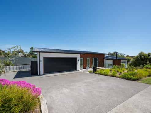 64 Durham Drive, Havelock North