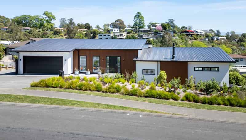 64 Durham Drive, Havelock North