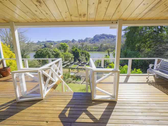23 Riverbank Road, Okoia