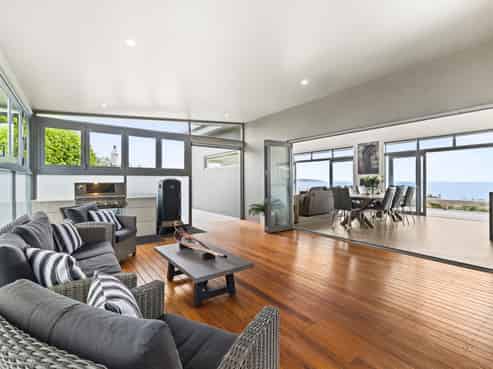 15 Lightning Ridge View, Waimarama