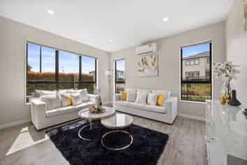 67 Drumbuoy Drive, Flat Bush