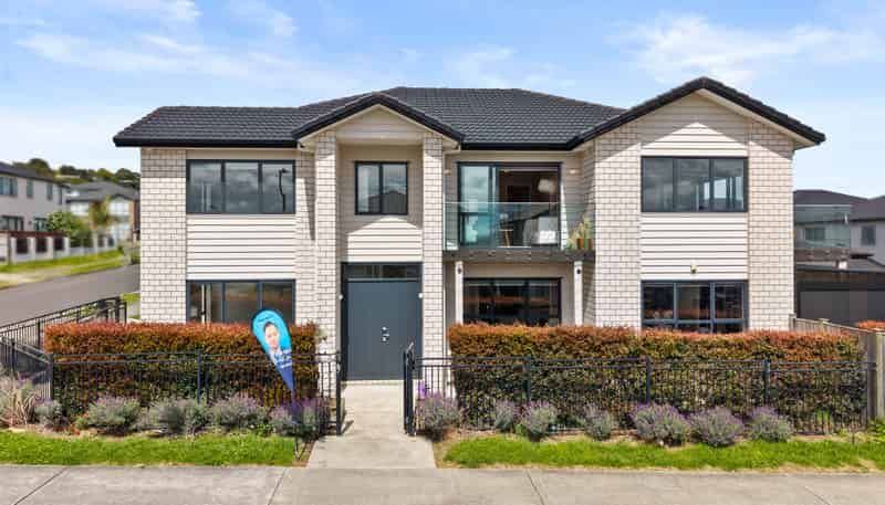 67 Drumbuoy Drive, Flat Bush