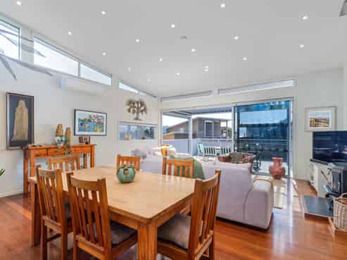 372 Tangiora Avenue, Whangapoua