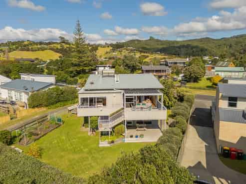 372 Tangiora Avenue, Whangapoua