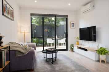 5B Beach Road, Te Atatu Peninsula