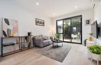 5B Beach Road, Te Atatu Peninsula