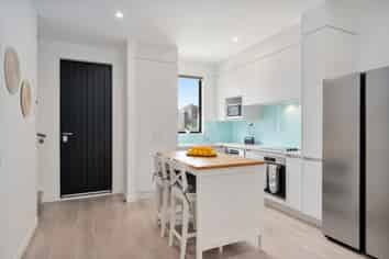 5B Beach Road, Te Atatu Peninsula