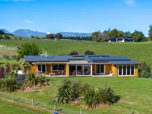 286 Delta Lake Heights, Renwick