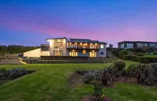 16 Te Heke Place, Waikanae