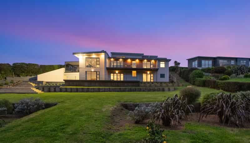 16 Te Heke Place, Waikanae