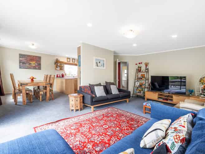 2/133 Moore Street, Howick