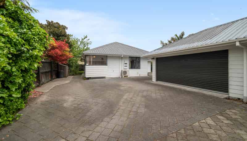 8B Holland Street, Glenholme