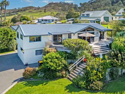 2 Emmerdale Drive, Hahei