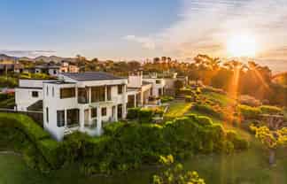 13 and 7 Burbury Ridge, Havelock North
