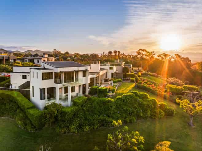 13 and 7 Burbury Ridge, Havelock North