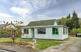 10 Burns St, Milton