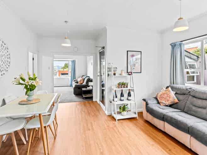 394  South Road, CAVERSHAM