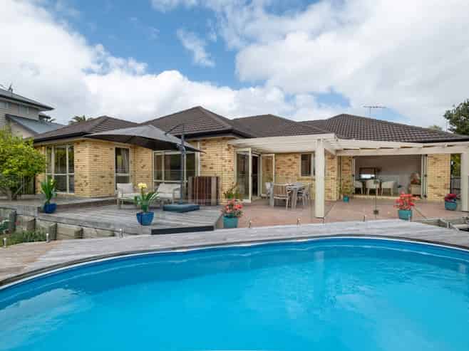 15 Rangi Avenue, Schnapper Rock