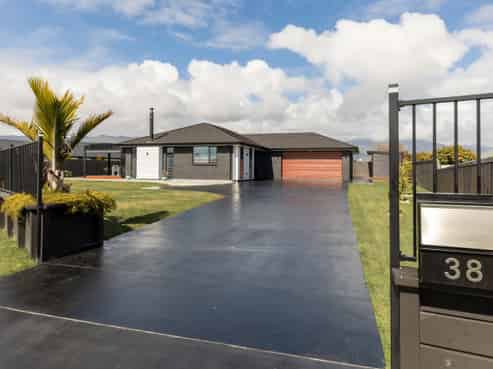 38 Kawatiri Place, Westport