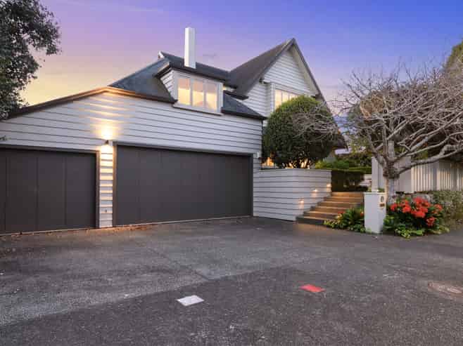 247 Devonport Road, Tauranga
