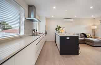 6/90 Point England Road, Point England