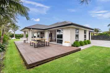24 Ferry Road, Waipu