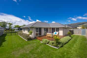 6 Oakdale Grove, Richmond