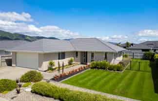 6 Oakdale Grove, Richmond