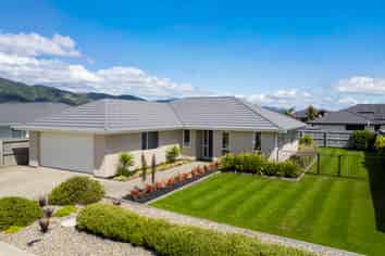 6 Oakdale Grove, Richmond