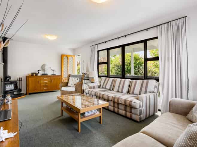 135 Everitt Crescent, Whangamata