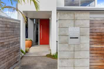 155 Sixteenth Avenue, Avenues