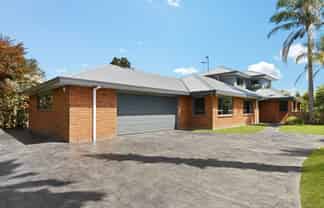 17 Montrose Crescent, Huntington