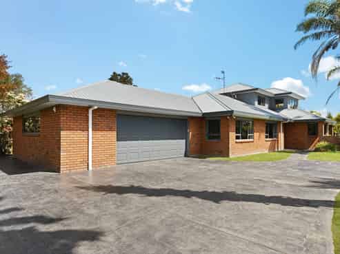 17 Montrose Crescent, Huntington