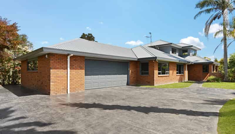 17 Montrose Crescent, Huntington