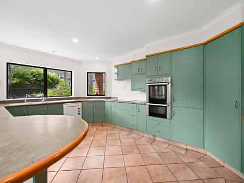 17 Montrose Crescent, Huntington