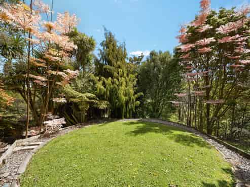 17 Montrose Crescent, Huntington