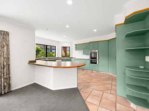 17 Montrose Crescent, Huntington