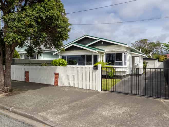 21 Collins Street, Petone