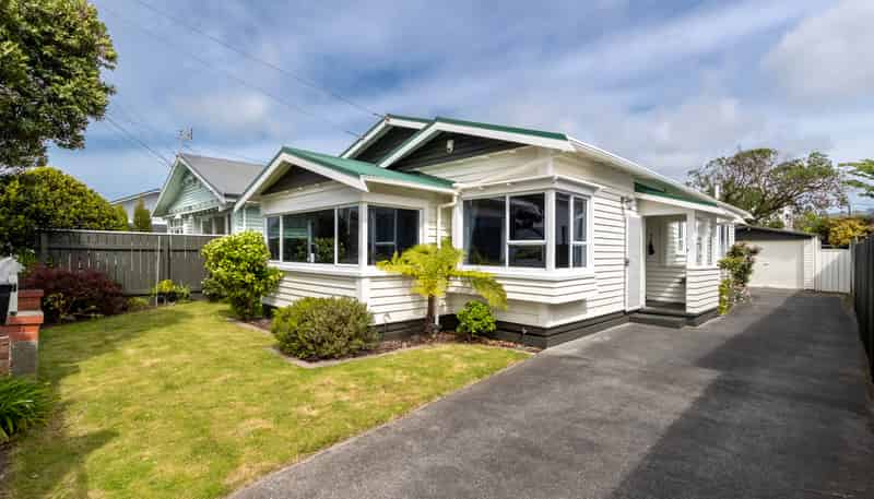 21 Collins Street, Petone